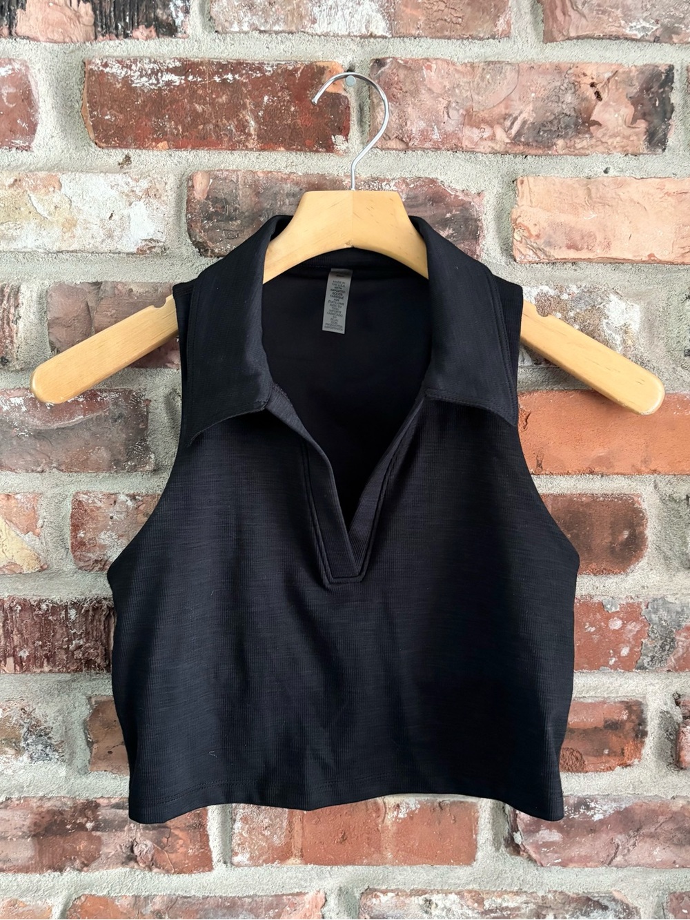 Beyond Yoga Black Crop Polo Sleeveless Tank Top, S
